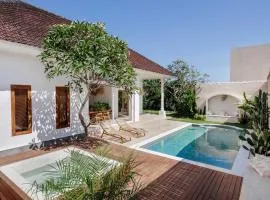 Private Jacuzzi - Central - Canggu 3BR
