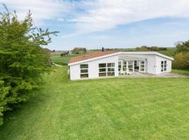 Stunning Home In Stege With Sauna, hotel em Stege