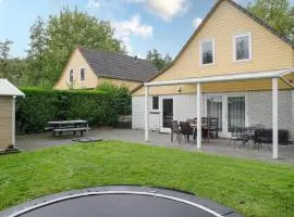 Beautiful Home In Wemeldinge With Wifi