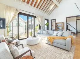 Java Villa Paradise and The PoolClub at Mahogany Bay