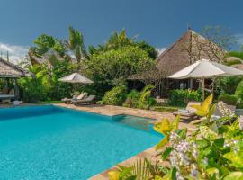 Gorgeous beachfront villa Lovina, hotel a Banjar