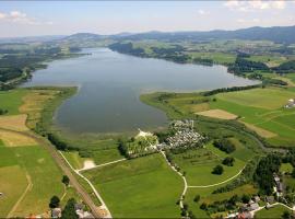 Hotel Berg, hotel in Seekirchen am Wallersee