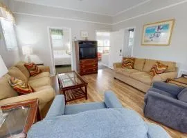 10 13th Street by Tybee Vacation Rentals