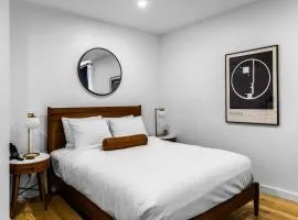 West Market Square, Coffee Shop, Fast Wifi, Downtown Room # 103