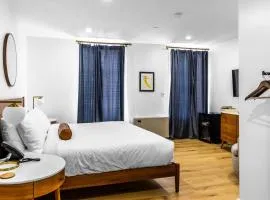 Historic Hotel, King Bed, Fast WiFi, Room # 104