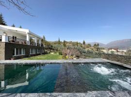 Top privacy Eco Villa of 2023 @ TEG hill Tirana, hotel barato en Tirana