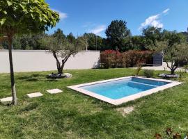 Maison en campagne, holiday home in Avignon