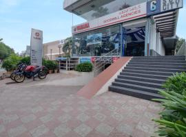 Super Townhouse 1258 Hotel Sun City, hotell i Gunadala