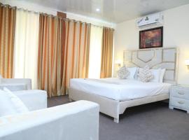 Hotel palm east lahore, hotelli kohteessa Lahore alueella Gulberg