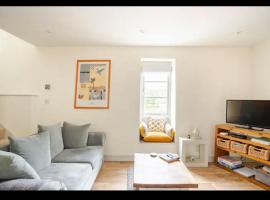Stans Place Self Catering Cottage, holiday home in Malmesbury