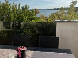 Apartma Šmit، فندق في فير