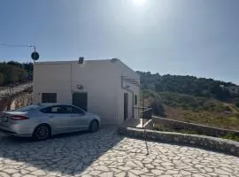 Nice chalet in front of Ajloun mountains