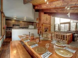 8 Bedroom Chalet with Hot Tub at Tyrolean Blue Mountain