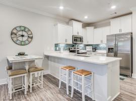 Gorgeous Calabash Condo with Balcony and Pool Access!, hotel v destinaci Calabash