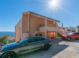 Apartments Orange, Hotel in Duće