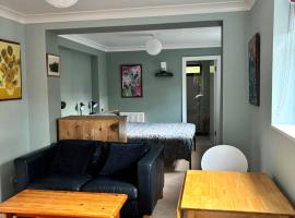 Peaceful One Bedroom Studio: Shoreham-by-Sea şehrinde bir otel