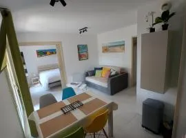 T2, 50m du lac, PISCINE, WIFI, jardin terrasse sans vis-à-vis, 1 à 4 pers