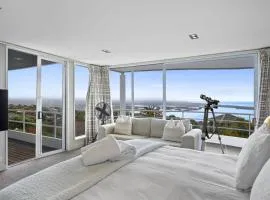 Panoramic City Views with Hot Tub