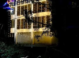 The White House, bed and breakfast a Nainital