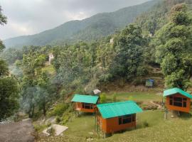 Trekking Cougars Huts, hótel í Dharamshala