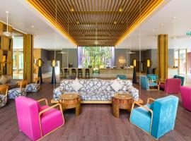Holiday Inn Express Phuket Patong Beach Central, an IHG Hotel, hotel romántico en Patong Beach
