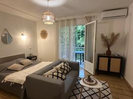 Charmant t1 dans le verdon、グレウー・レ・バンのアパートメント