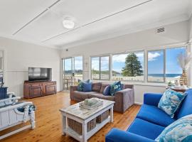 Delightful 3-Bed Home Minutes from Avoca Beach, holiday rental in Avoca Beach
