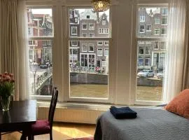 Canal View B&B Amsterdam