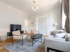 Large Apartment with Canal View in Central CPH City