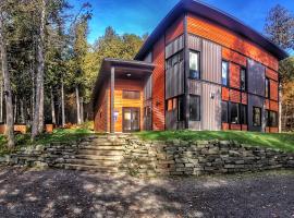 Destination Franc Sud Gasp&eacute;sie, hotel com banheiras de hidromassagem em Cascapedia