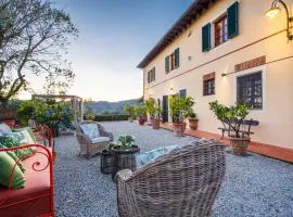 Villa Amore, a Romantic Hilltop Farmhouse in Lucca