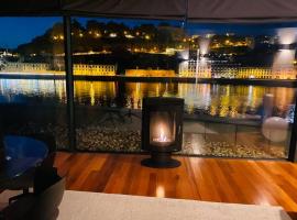 MY DOURO VIEW Luxury Apartment River Front – luksusowy hotel w mieście Vila Nova de Gaia