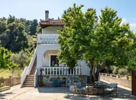 Estia B - Studios & Apartments