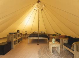 Happy in the meadow tent with private sanitary facilities 2 pers., cottage in Zuna