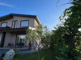 SunnySide Villa
