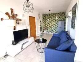 Beach Haven: 7-Minute walk to the beach + Pool