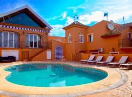 Villa con piscina en Marbella