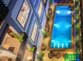 Nico's Hotel 2