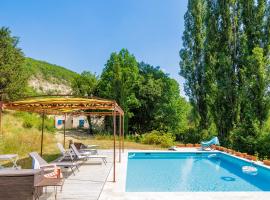 Charmant mas provençal avec piscine proche Forcalquier, hotel di Limans