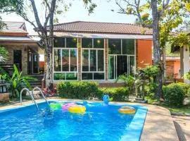 Phalaburi resort by dreamhouse