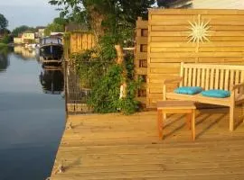 Chalet direkt an der Gracht mit eigenem Bootsanlegesteiger
