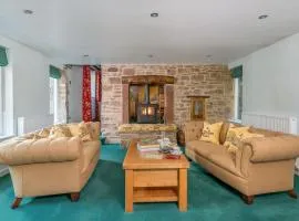 The Gardeners Cottage, Hutton John is a luxurious cottage with hot tub 10 minutes from Lake Ullswater