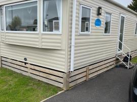 Angella's Caravan - Morecambe, hotel em Morecambe