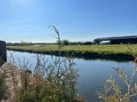 Ferienhaus Jeff direkt am Wasser mit eigenem Bootsanlegeplatz