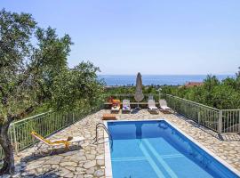 Villa Dafne, hotel with parking in Pirgos