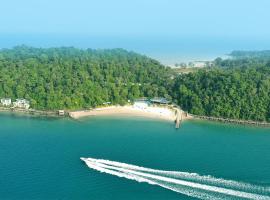 Pearl Beach Resort & Spa, bungalow in Koh Rong Sanloem