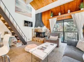 1 Mi to Lake Tahoe Condo with Pool Access