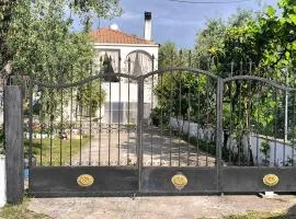 Anna's Garden House