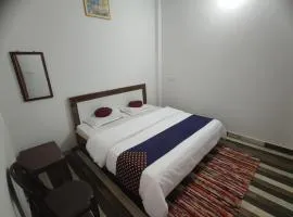 Goroomgo Hotel Kashi Nest Varanasi - A Peacefull Stay & Parking Facilities
