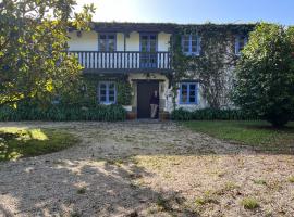 Fee4Me Charming Galician Country House with Pool, hotel en Coirós